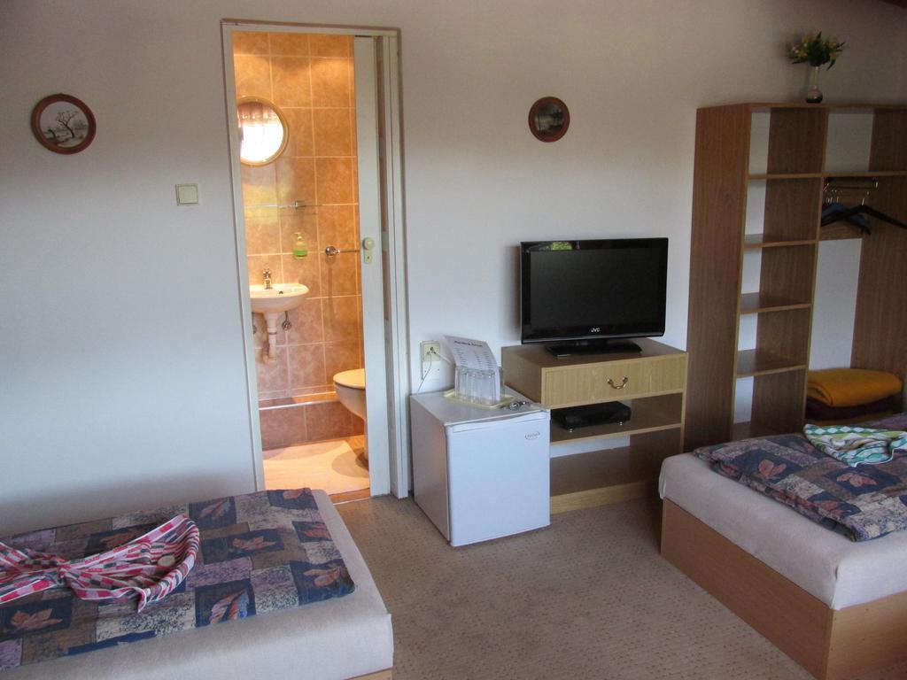 Pension U Vlasku Karlovy Vary Room photo